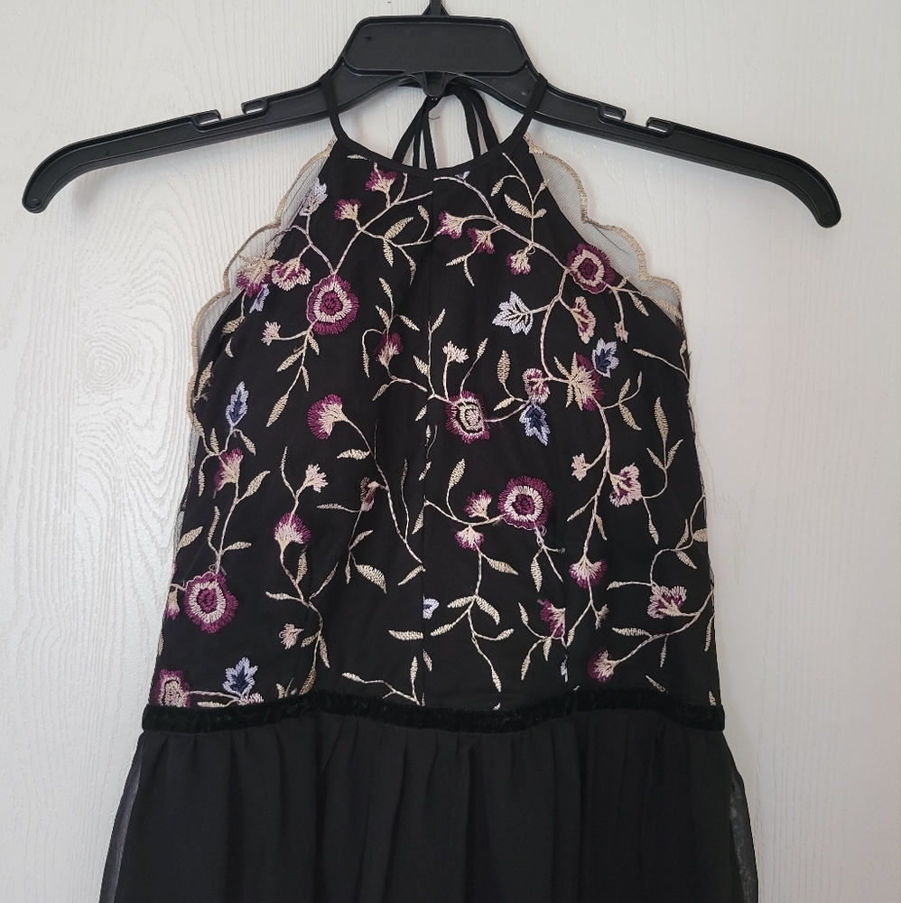 Francesca's floral halter dress - Picture 6 of 11